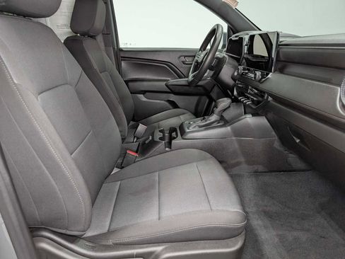 Used 2023 Chevrolet Colorado W/T RWD image 40