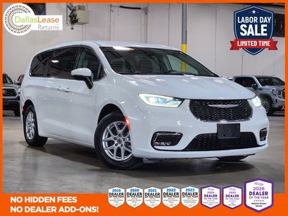 Used 2023 Chrysler Pacifica Touring-L