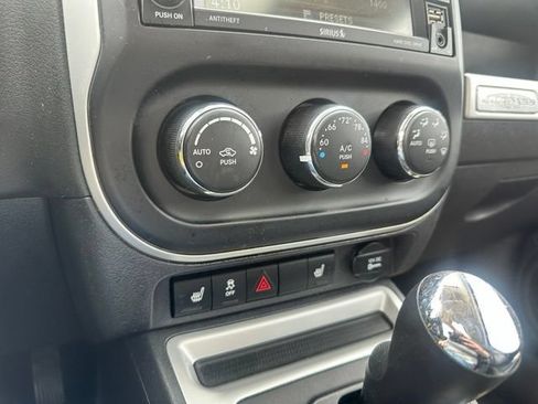 Used 2016 Jeep Compass High Altitude FWD image 20