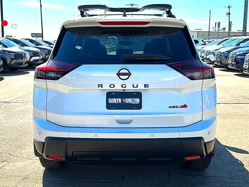 New 2026 Nissan Rogue SV image 7