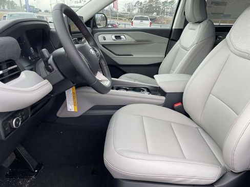 New 2026 Ford Explorer Active w/ Active Comfort Package RWD image 15