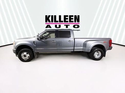 Used 2022 Ford F350 Platinum w/ FX4 Off-Road Package image 4