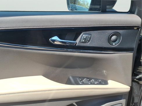 Used 2023 Lincoln Nautilus Reserve w/ Equipment Group 201A image 9