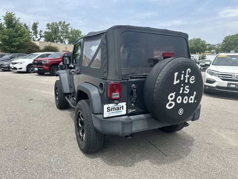 Used 2016 Jeep Wrangler Sport w/ Connectivity Group AWD/4WD image 5