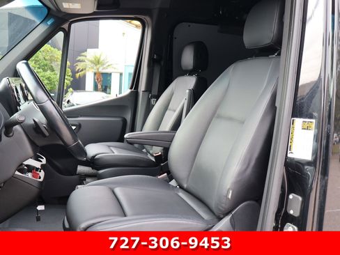 Used 2020 Mercedes-Benz Sprinter 2500 image 2
