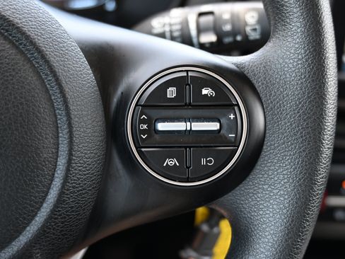 Used 2025 Kia Soul LX w/ LX Technology Package FWD image 28