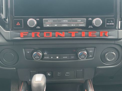 Used 2025 Nissan Frontier Pro-X RWD image 24