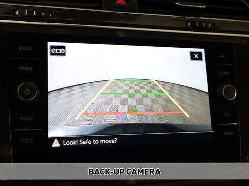 Used 2022 Volkswagen Tiguan SE R-Line AWD/4WD image 6