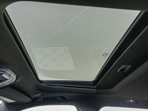 New 2025 Jeep Grand Cherokee Altitude image 27