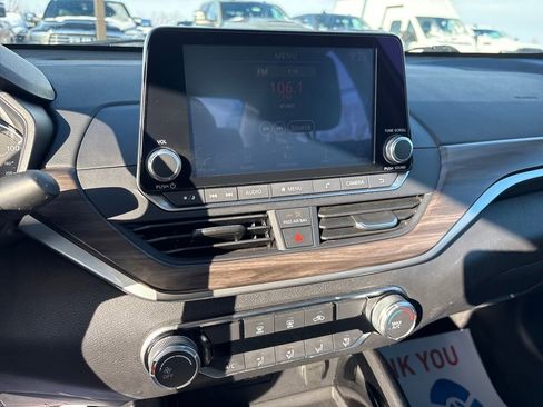 Used 2024 Nissan Altima 2.5 SV image 22