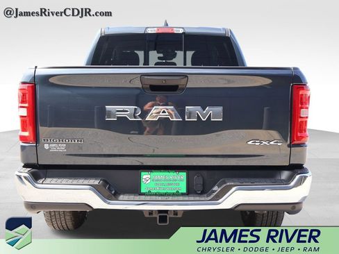 Used 2025 RAM 1500 Big Horn AWD/4WD image 4