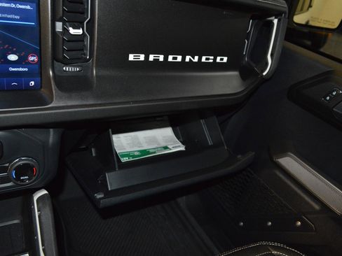 Used 2023 Ford Bronco Wildtrak image 21