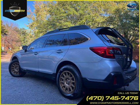 Used 2019 Subaru Outback 2.5i Premium image 12