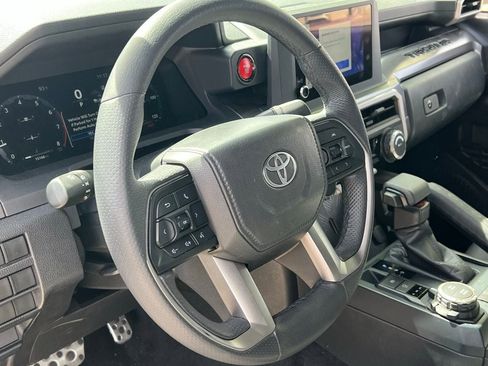 Used 2025 Toyota Tacoma TRD Sport image 6