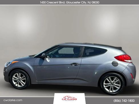 Used 2016 Hyundai Veloster FWD image 9
