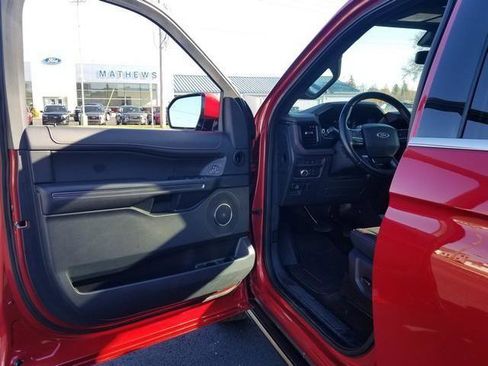 Used 2022 Ford Expedition Limited image 10