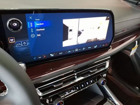 New 2026 Chevrolet Traverse Z71 w/ Driver Confidence Package image 16