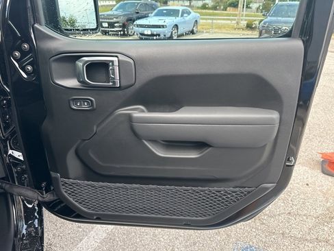 New 2025 Jeep Gladiator Sport image 49