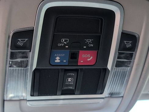 Used 2022 RAM 1500 Laramie AWD/4WD image 20