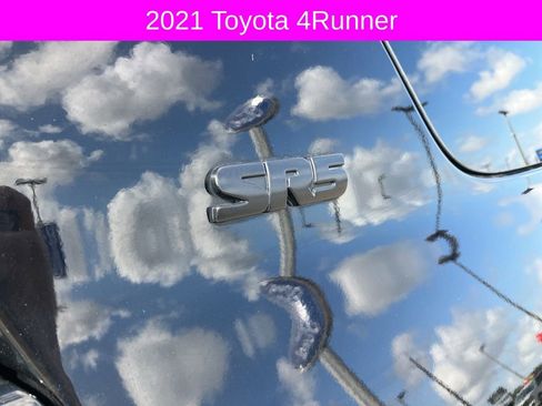 Used 2021 Toyota 4Runner SR5 Premium image 18