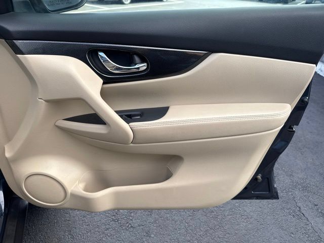 Used 2016 Nissan Rogue SL w/ SL Premium Package AWD/4WD image 12