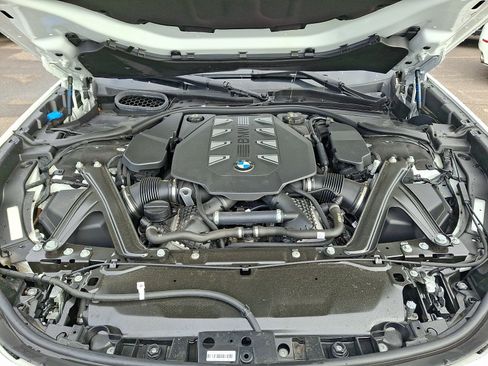 Used 2024 BMW 760i xDrive AWD/4WD image 28