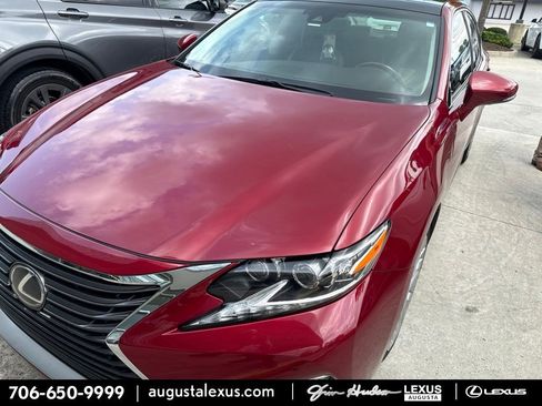 Used 2017 Lexus ES 350 w/ Ultra Luxury Package FWD image 1