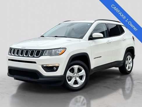 Used 2019 Jeep Compass Latitude w/ Cold Weather Group AWD/4WD image 1