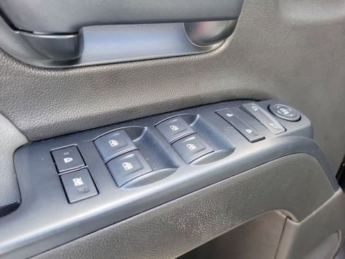 Used 2018 Chevrolet Silverado 1500 Custom w/ Custom Convenience Package image 16