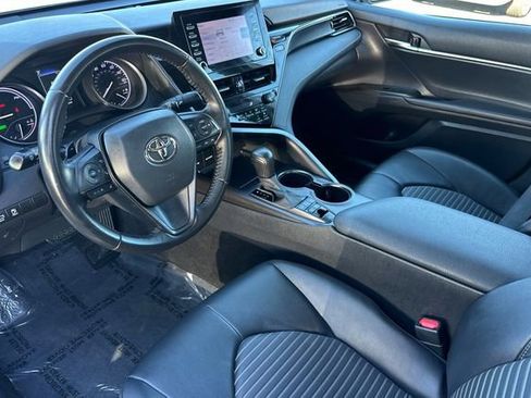 Used 2021 Toyota Camry SE image 11