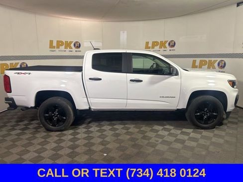 Used 2021 Chevrolet Colorado W/T AWD/4WD image 2
