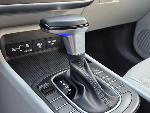 Used 2024 Hyundai Kona SEL FWD image 12