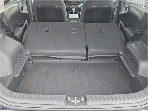 Used 2025 Kia Soul LX w/ LX Technology Package FWD image 26