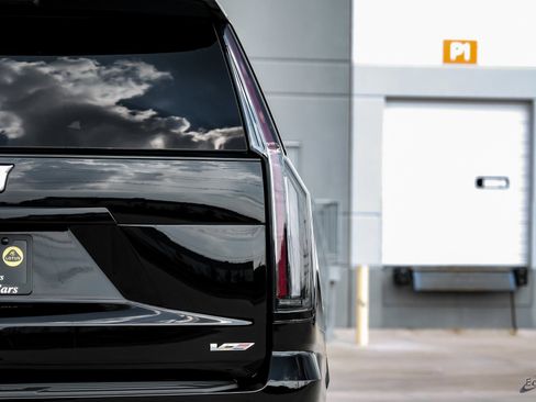 Used 2026 Cadillac Escalade V w/ LPO, Floor Liner Package image 13