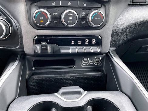 Used 2020 RAM 1500 Big Horn AWD/4WD image 16