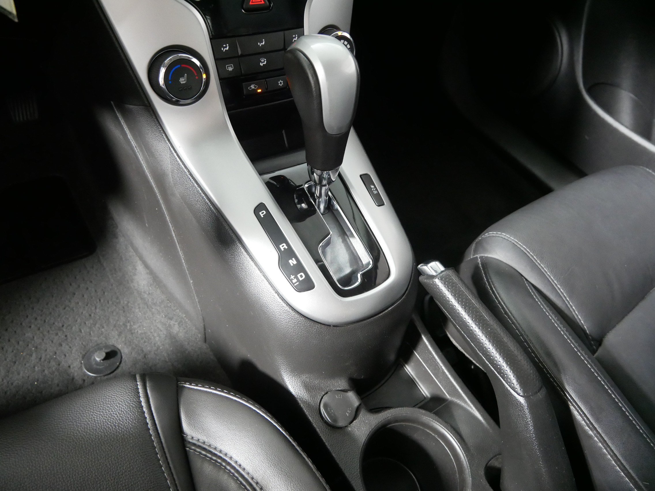 Used 2015 Chevrolet Cruze Diesel FWD image 24