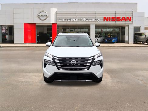 Used 2024 Nissan Rogue Platinum w/ Platinum Premium Package image 8