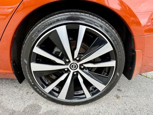 Used 2020 Nissan Altima 2.5 SR w/ Premium Package FWD image 11