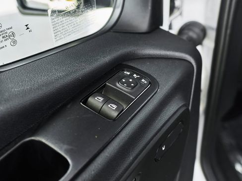 Used 2025 Mercedes-Benz Sprinter 2500 image 17