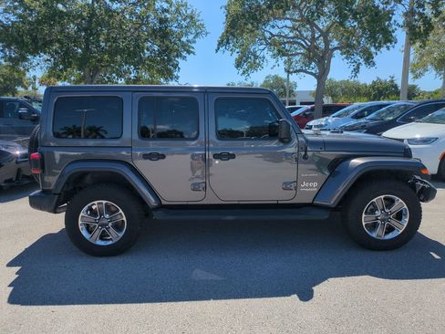 Used 2020 Jeep Wrangler Unlimited Sahara AWD/4WD image 5
