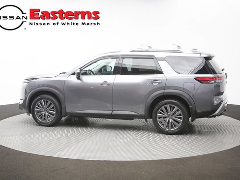 Used 2024 Nissan Pathfinder SL AWD/4WD image 61