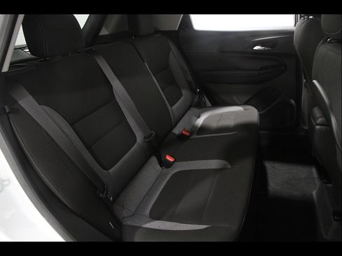 Used 2024 Chevrolet TrailBlazer LT FWD image 18