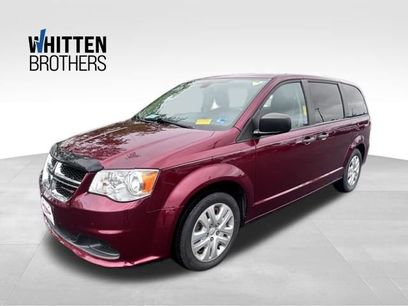 Used 2019 Dodge Grand Caravan SE w/ UConnect Hands-Free Group