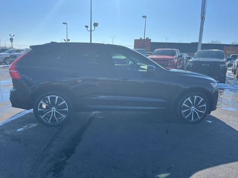 Used 2023 Volvo XC60 B5 Plus AWD/4WD image 6