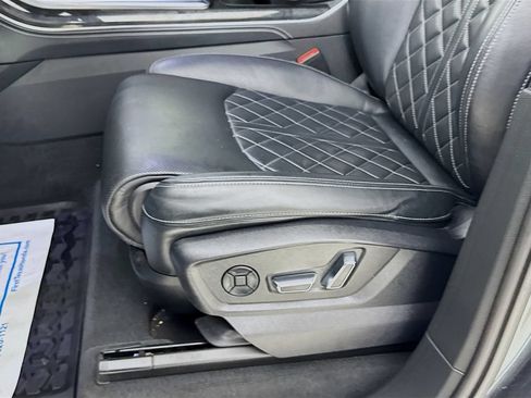 Used 2021 Audi SQ7 Premium Plus w/ Executive Package AWD/4WD image 25