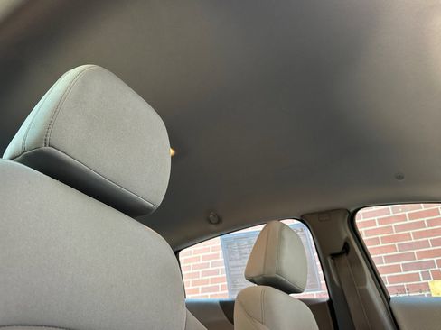 Used 2017 Chevrolet Malibu LT FWD image 16