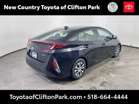 Used 2022 Toyota Prius Prime XLE image 3