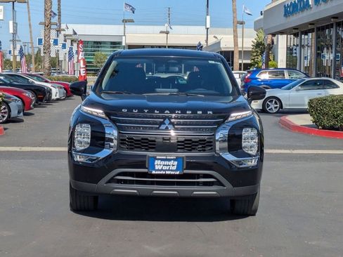 Used 2022 Mitsubishi Outlander ES image 2