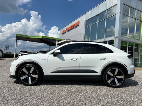 Used 2024 Porsche Macan 4 Electric AWD/4WD image 2