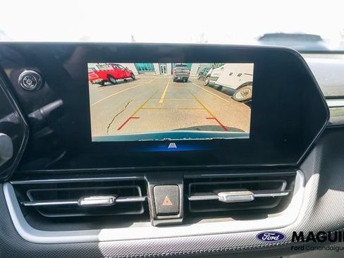 Used 2024 Chevrolet TrailBlazer LT w/ LT Cold Weather Package AWD/4WD image 24